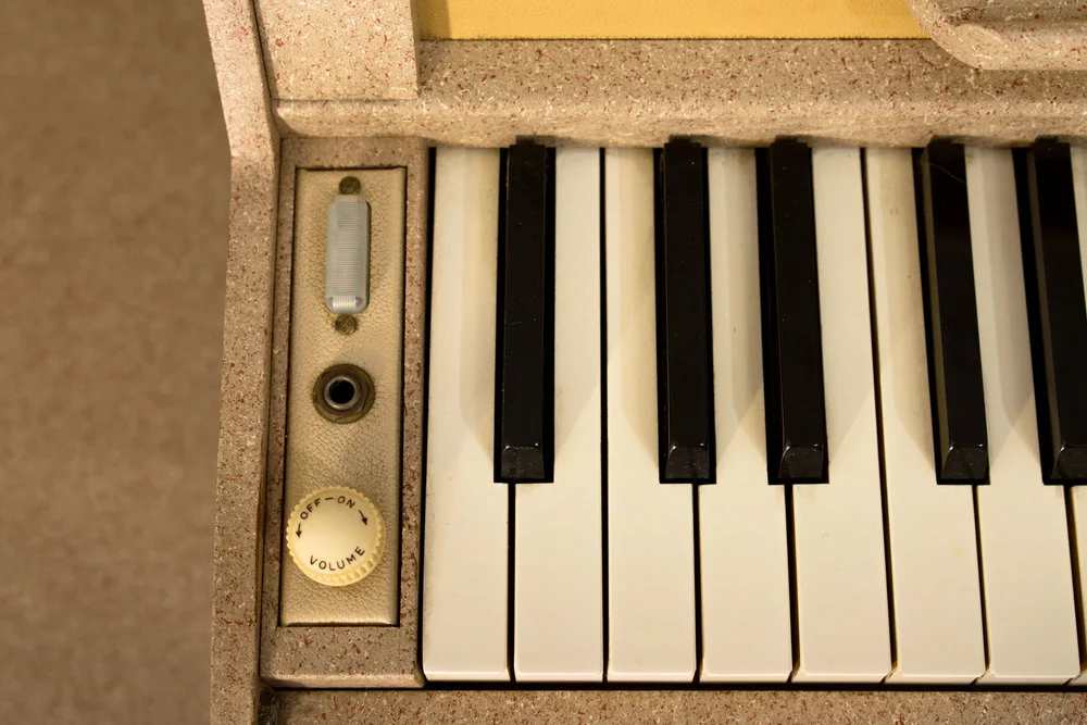From the Archives: Wurlitzer 120 — Tropical Fish From the Archives: Wurlitzer 120 — Tropical Fish